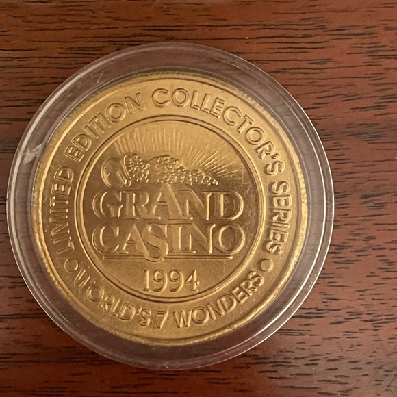1994 GRAND CASINO (BILOXI, MS) SEVEN WONDERS EIFFEL TOWER GOLD GAMING TOKEN - Picture 2 of 2